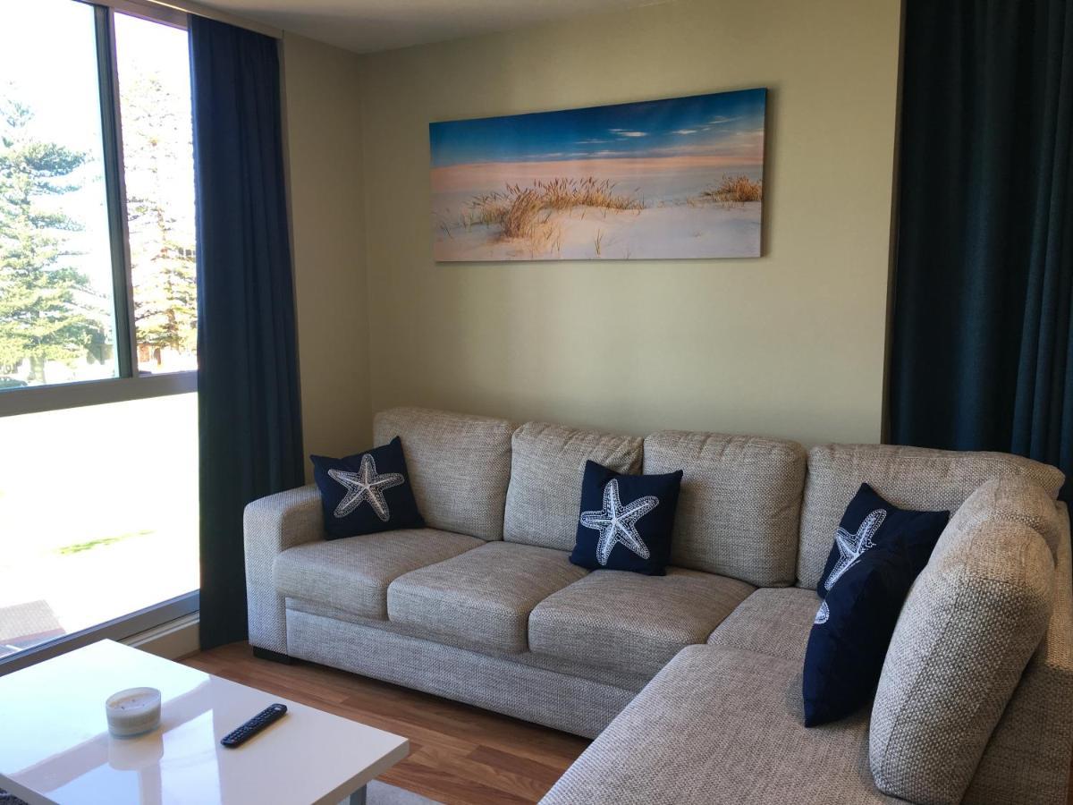 Beachside Luxury Apartments One & Two Bedroom In Beachfront Oaks Pier Building 글레넬그 외부 사진