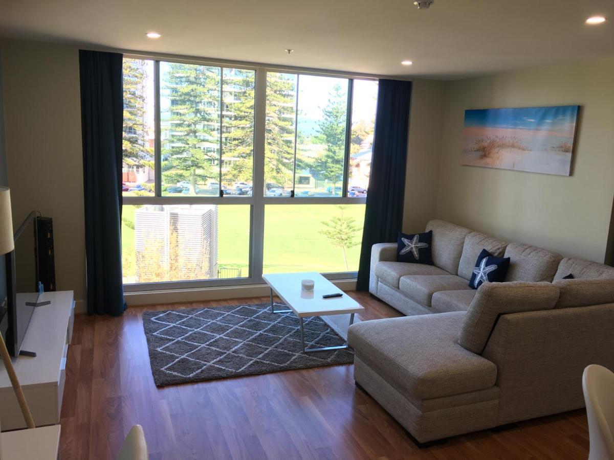 Beachside Luxury Apartments One & Two Bedroom In Beachfront Oaks Pier Building 글레넬그 외부 사진