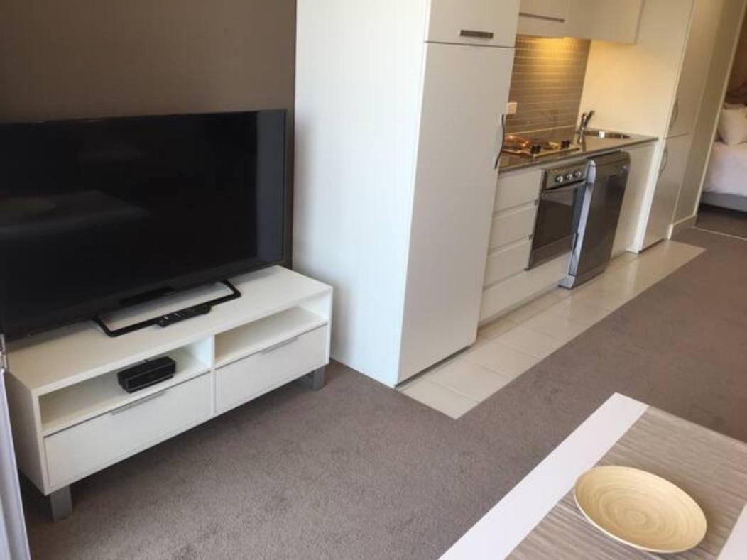 Beachside Luxury Apartments One & Two Bedroom In Beachfront Oaks Pier Building 글레넬그 외부 사진