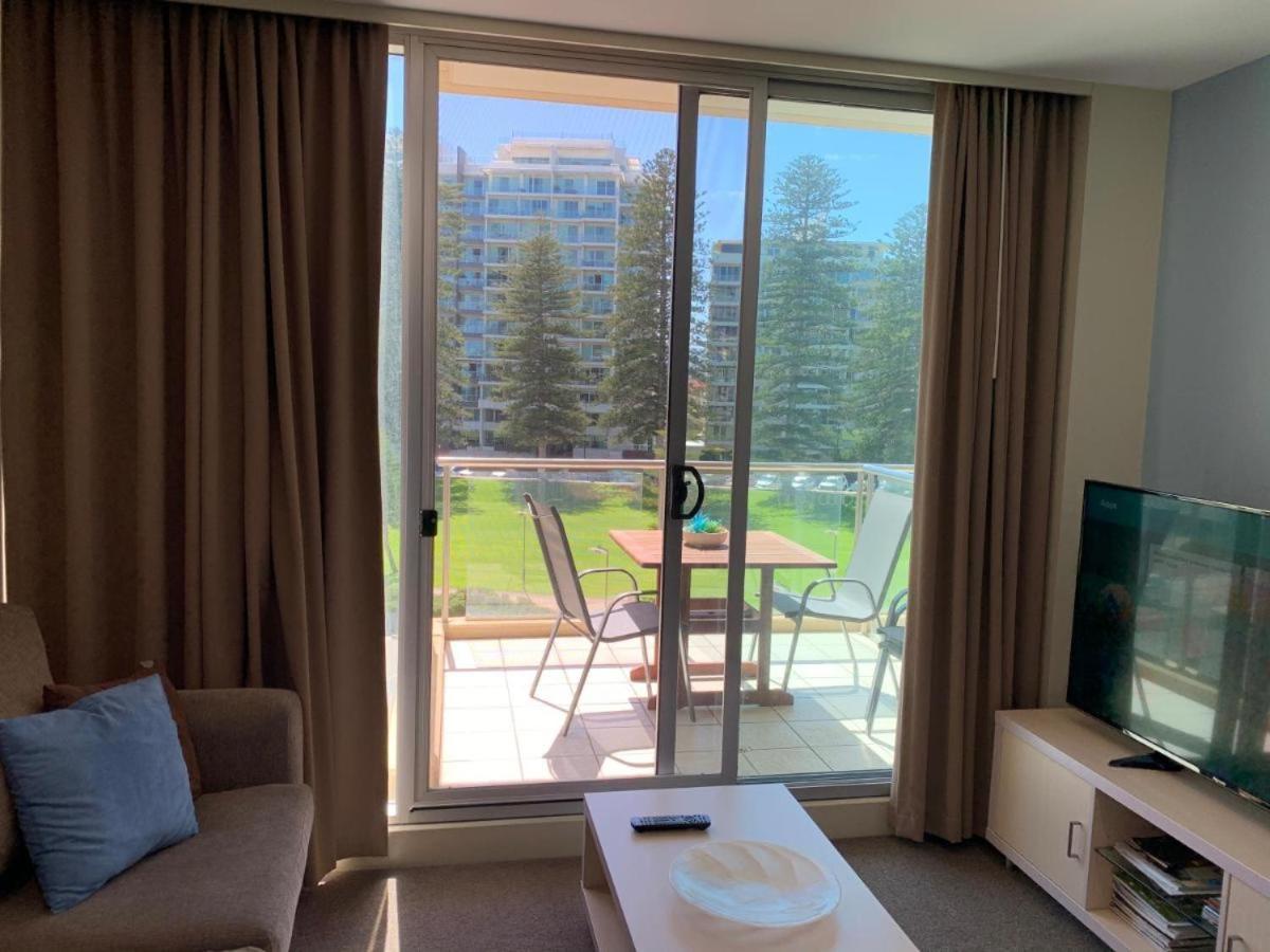 Beachside Luxury Apartments One & Two Bedroom In Beachfront Oaks Pier Building 글레넬그 외부 사진