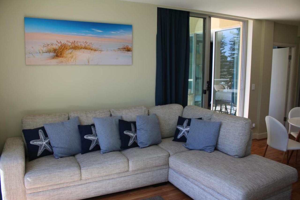 Beachside Luxury Apartments One & Two Bedroom In Beachfront Oaks Pier Building 글레넬그 외부 사진