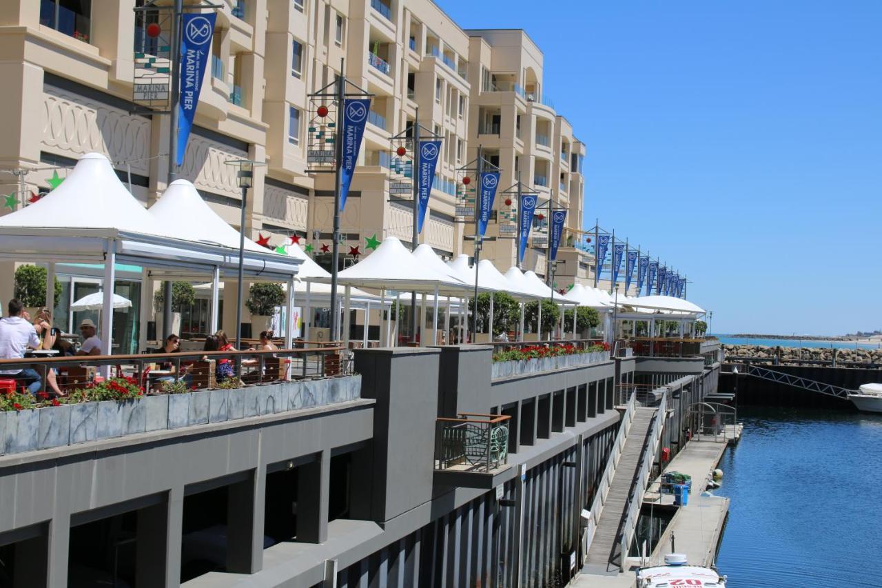 Beachside Luxury Apartments One & Two Bedroom In Beachfront Oaks Pier Building 글레넬그 외부 사진
