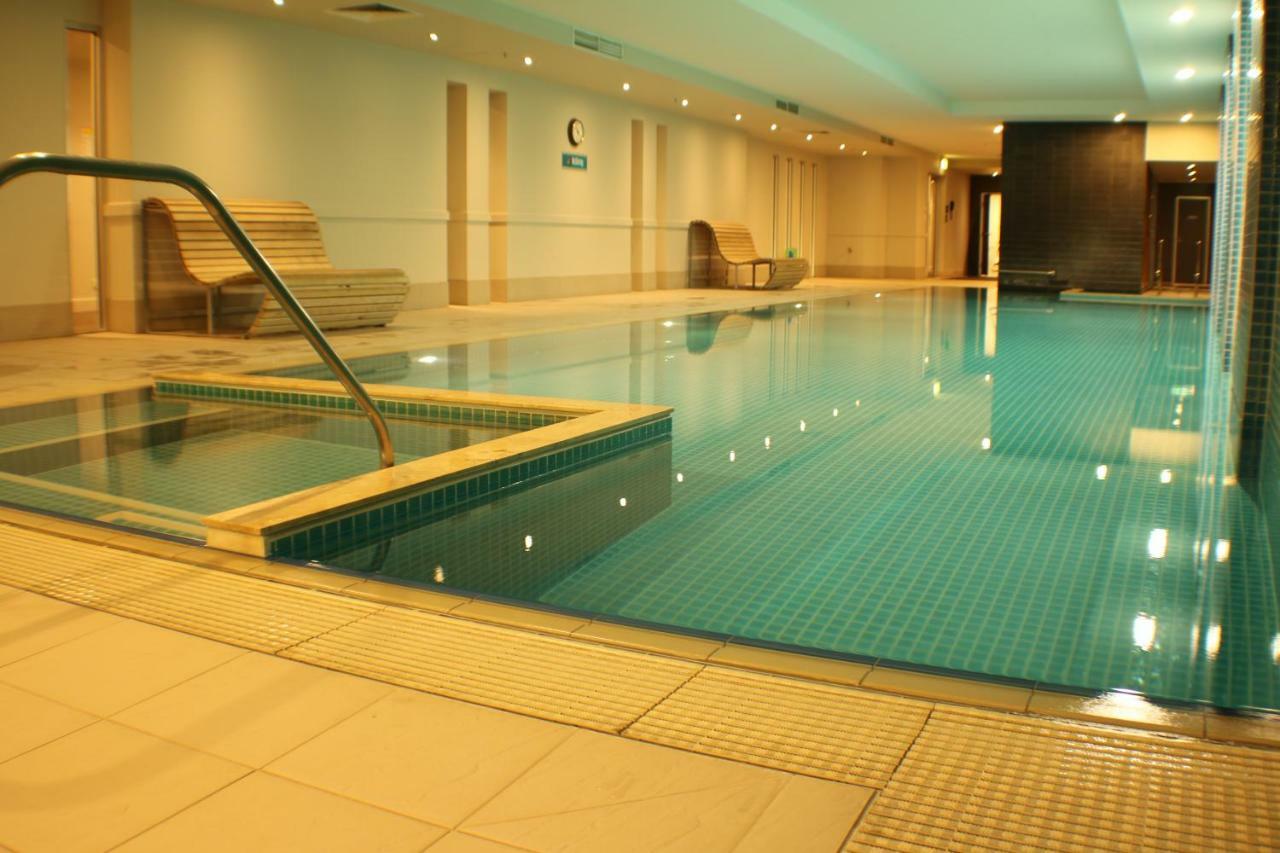 Beachside Luxury Apartments One & Two Bedroom In Beachfront Oaks Pier Building 글레넬그 외부 사진