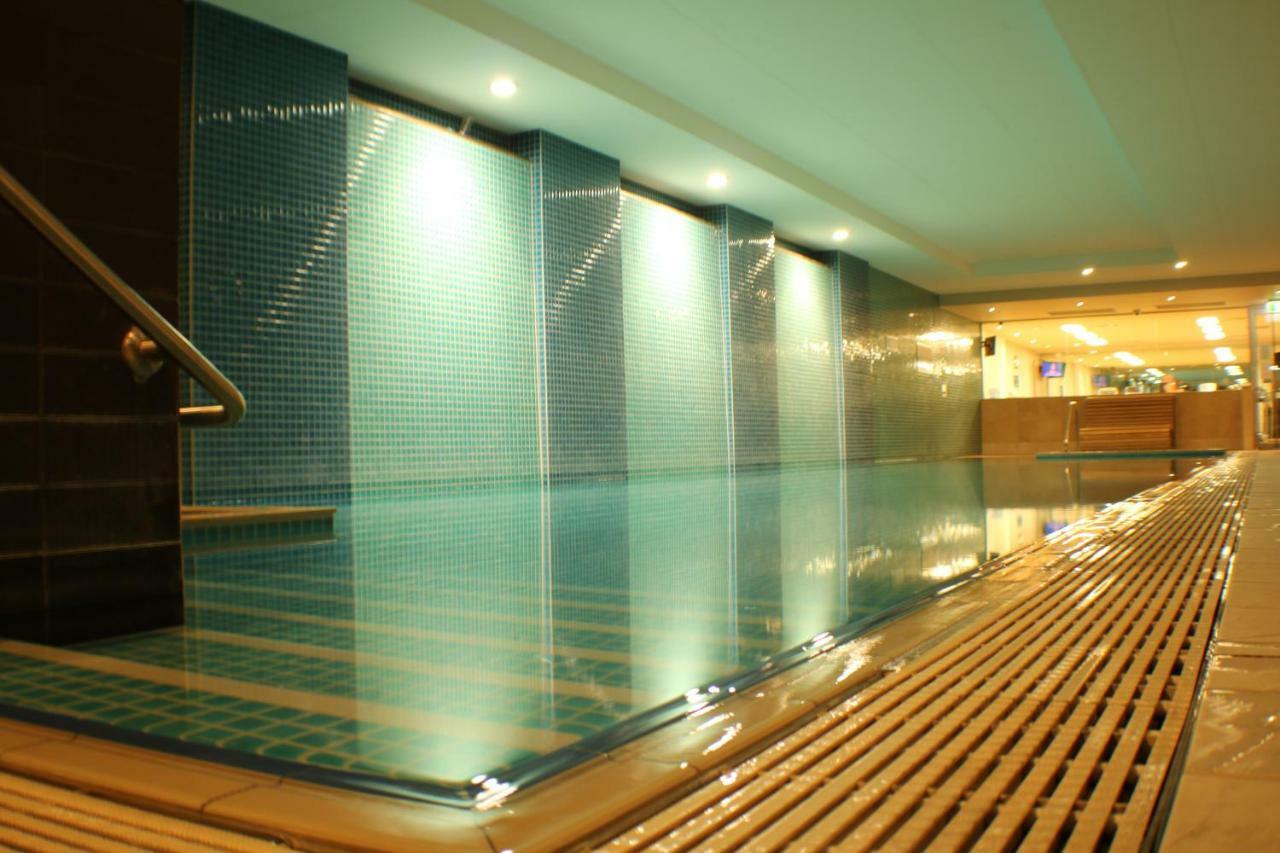 Beachside Luxury Apartments One & Two Bedroom In Beachfront Oaks Pier Building 글레넬그 외부 사진